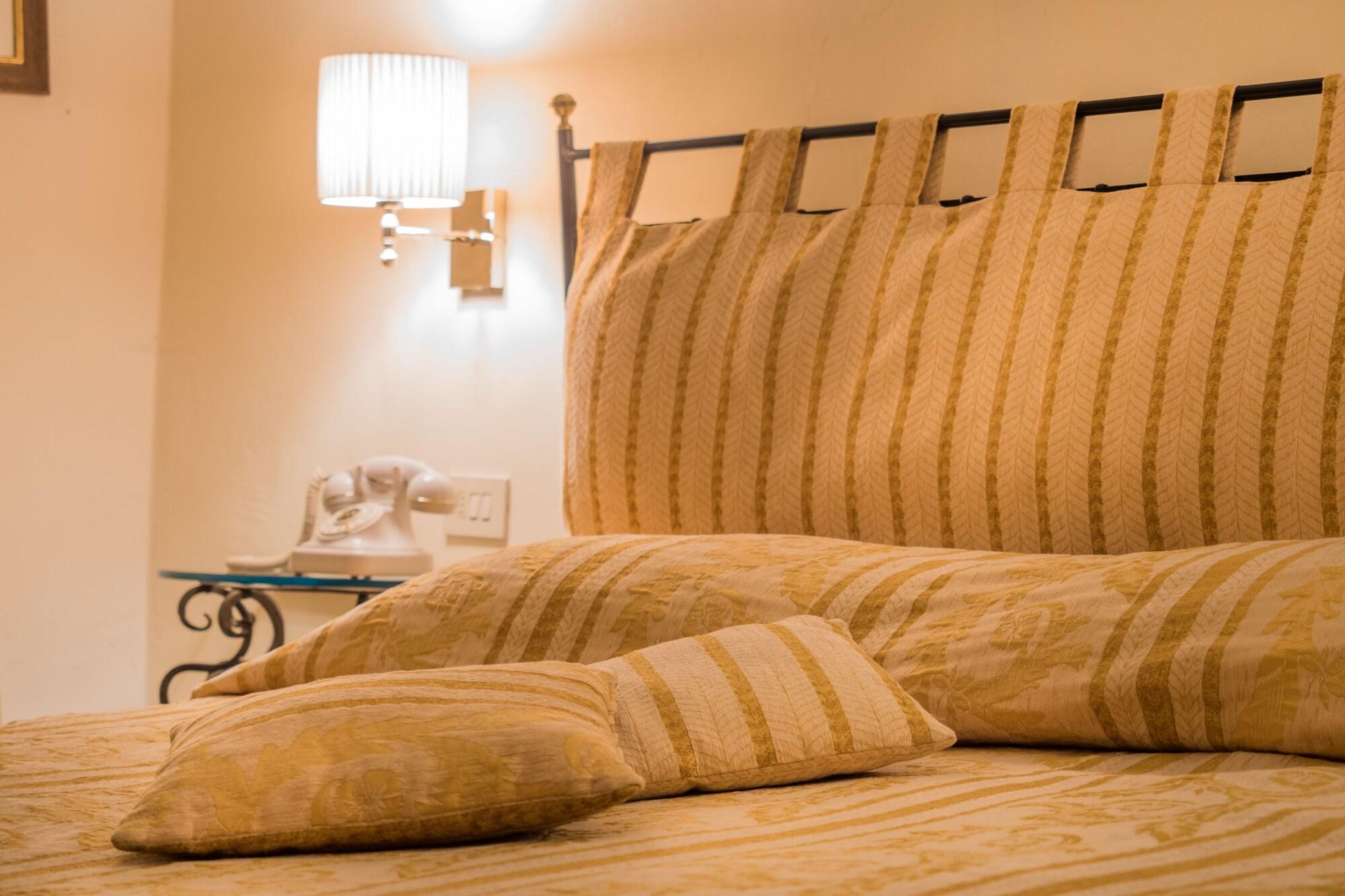 B&B Piccolo Hotel Кортона Экстерьер фото